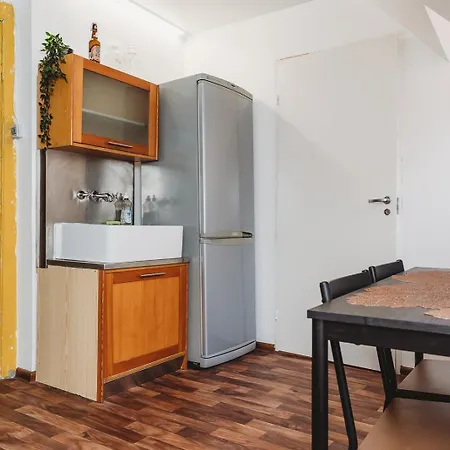 Private In The Old Town E